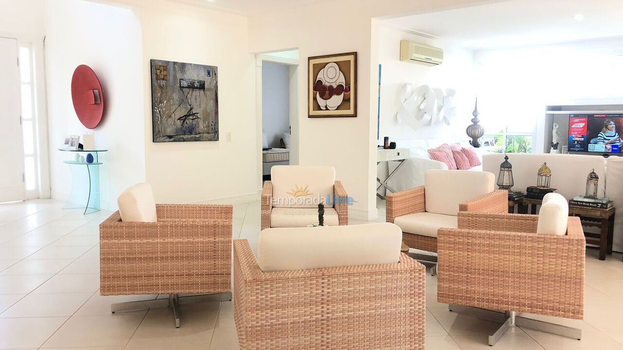 Casa para aluguel de temporada em São Sebastião (Praia da Baleia)