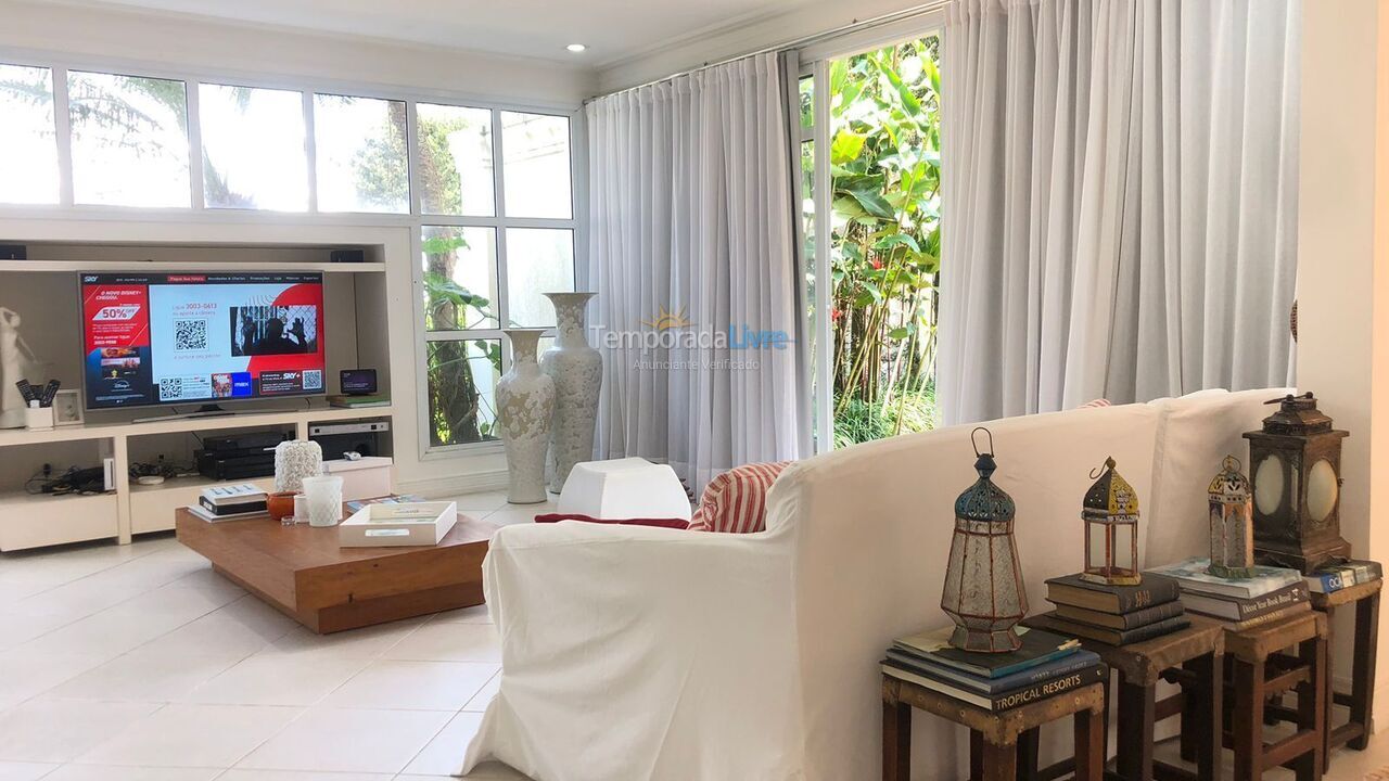 Casa para aluguel de temporada em São Sebastião (Praia da Baleia)