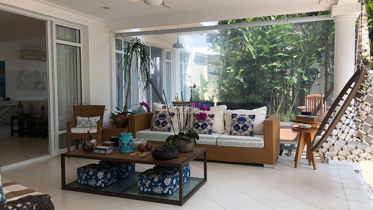 Casa para aluguel de temporada em São Sebastião (Praia da Baleia)