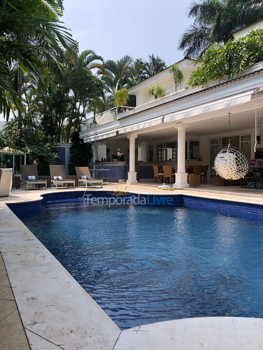 Casa para aluguel de temporada em São Sebastião (Praia da Baleia)