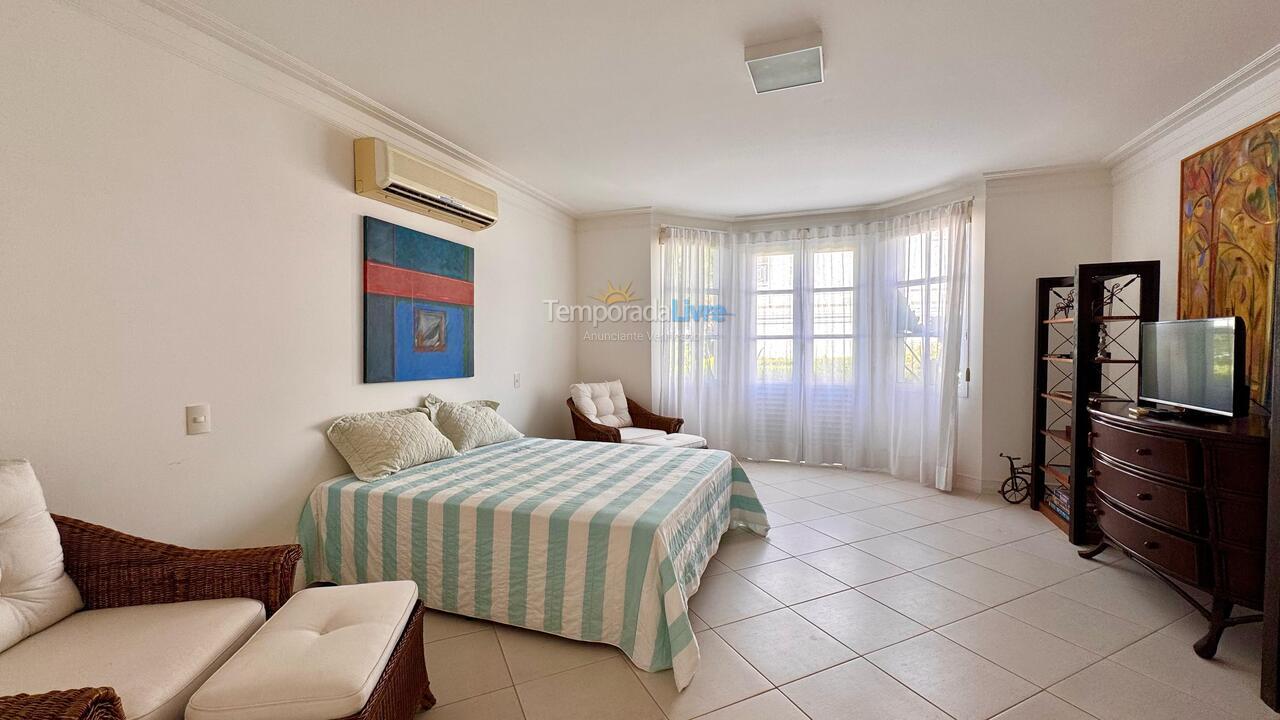 Casa para aluguel de temporada em São Sebastião (Praia da Baleia)