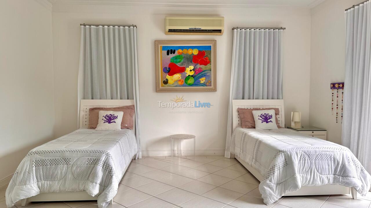 Casa para aluguel de temporada em São Sebastião (Praia da Baleia)