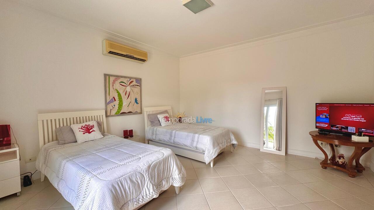Casa para aluguel de temporada em São Sebastião (Praia da Baleia)