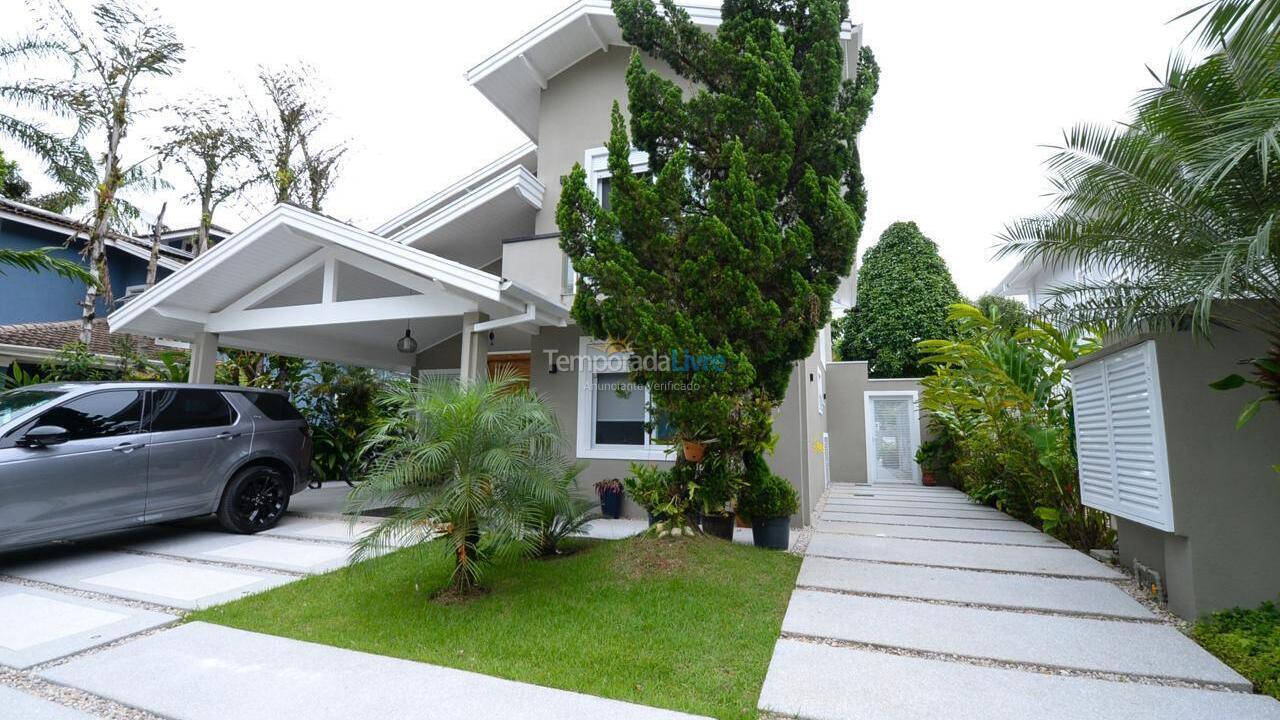 Casa para aluguel de temporada em São Sebastião (Praia da Baleia)