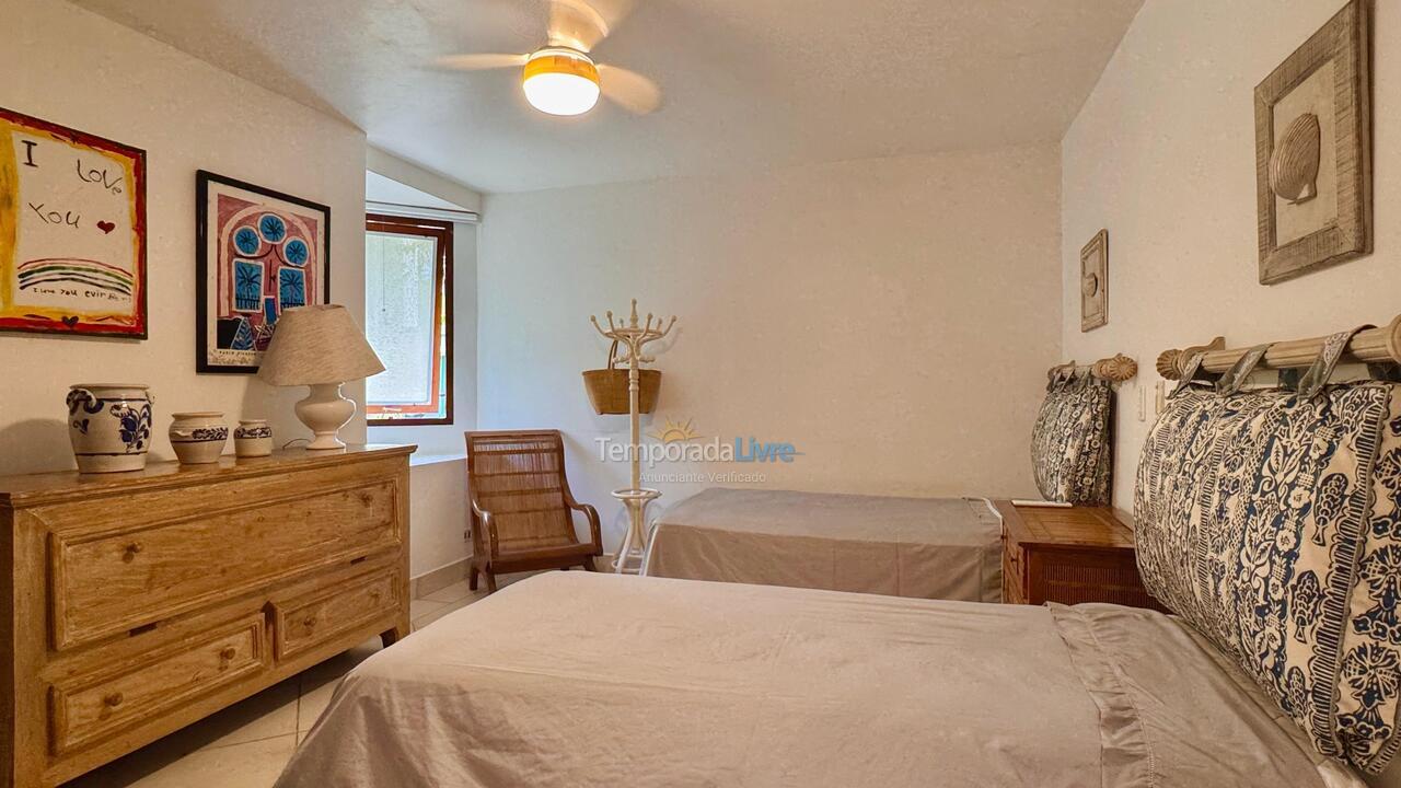 Casa para aluguel de temporada em São Sebastião (Praia da Baleia)