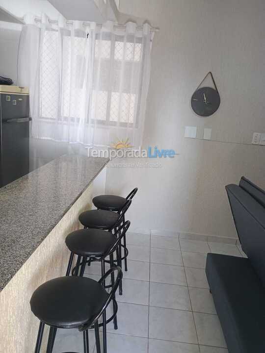 Apartamento para aluguel de temporada em Praia Grande (Praia do Caiçara)