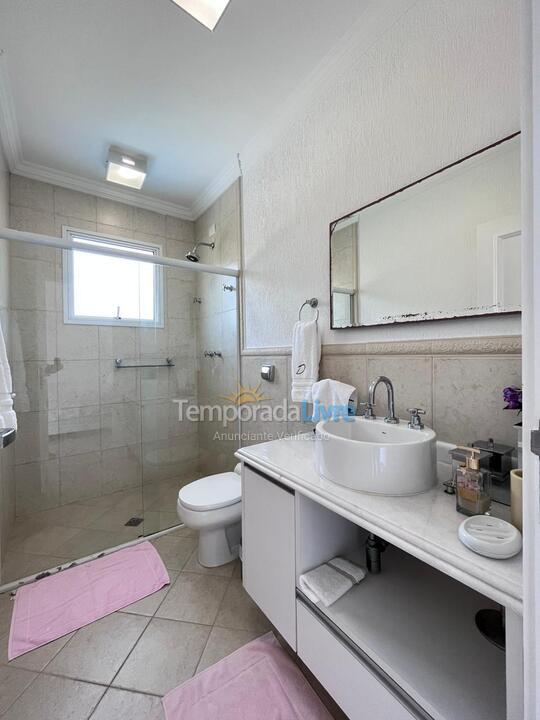 Casa para aluguel de temporada em São Sebastião (Praia da Baleia)