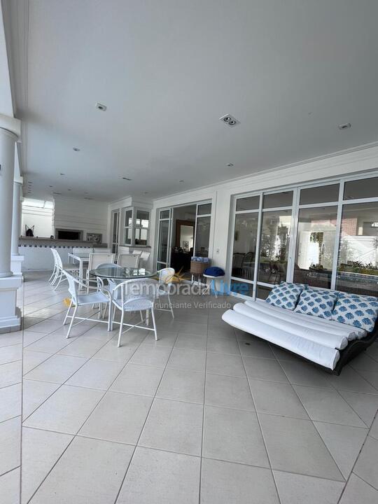 Casa para aluguel de temporada em São Sebastião (Praia da Baleia)