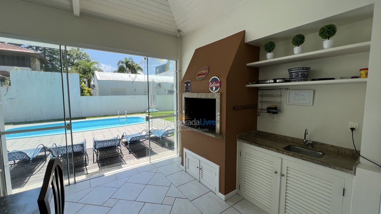 House for vacation rental in Florianopolis (Jurerê Internacional)