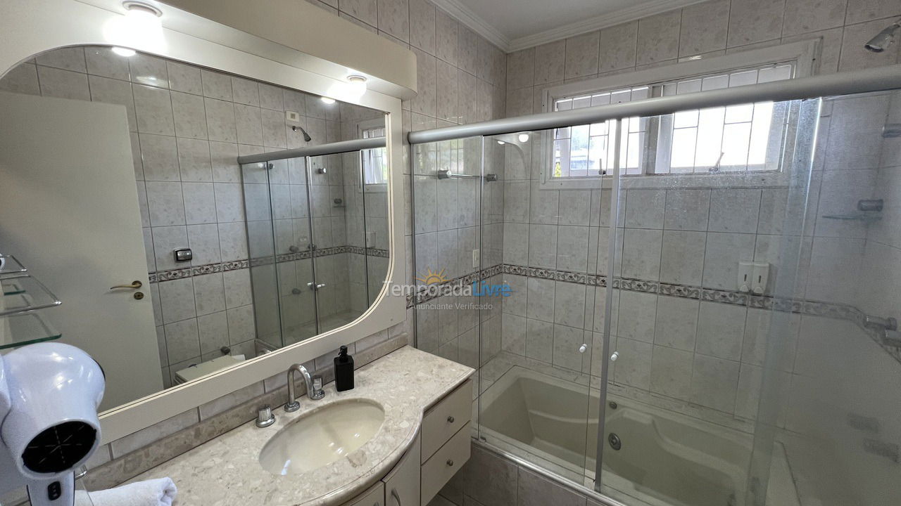 House for vacation rental in Florianopolis (Jurerê Internacional)