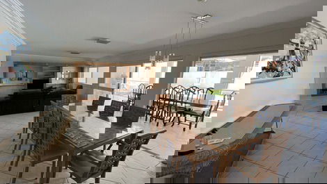 House for up to 17 people near the beach