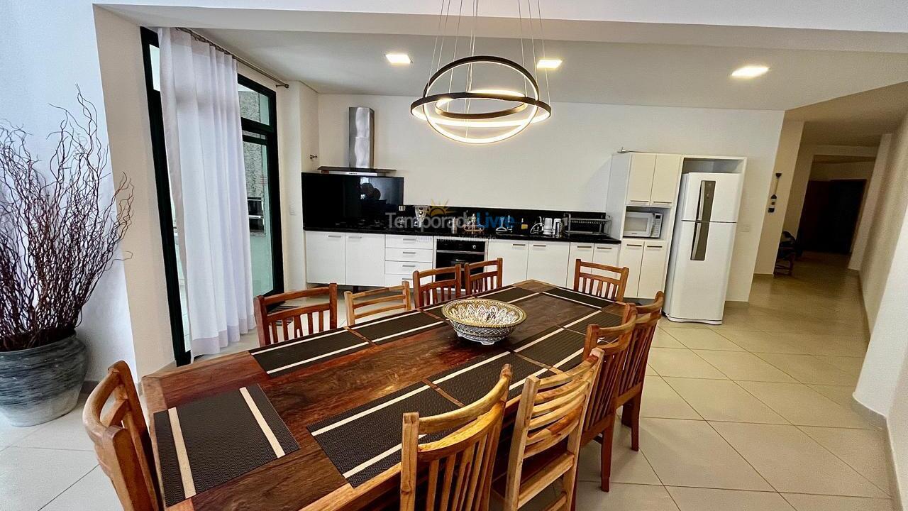 Apartamento para aluguel de temporada em Ubatuba (Praia Grande)