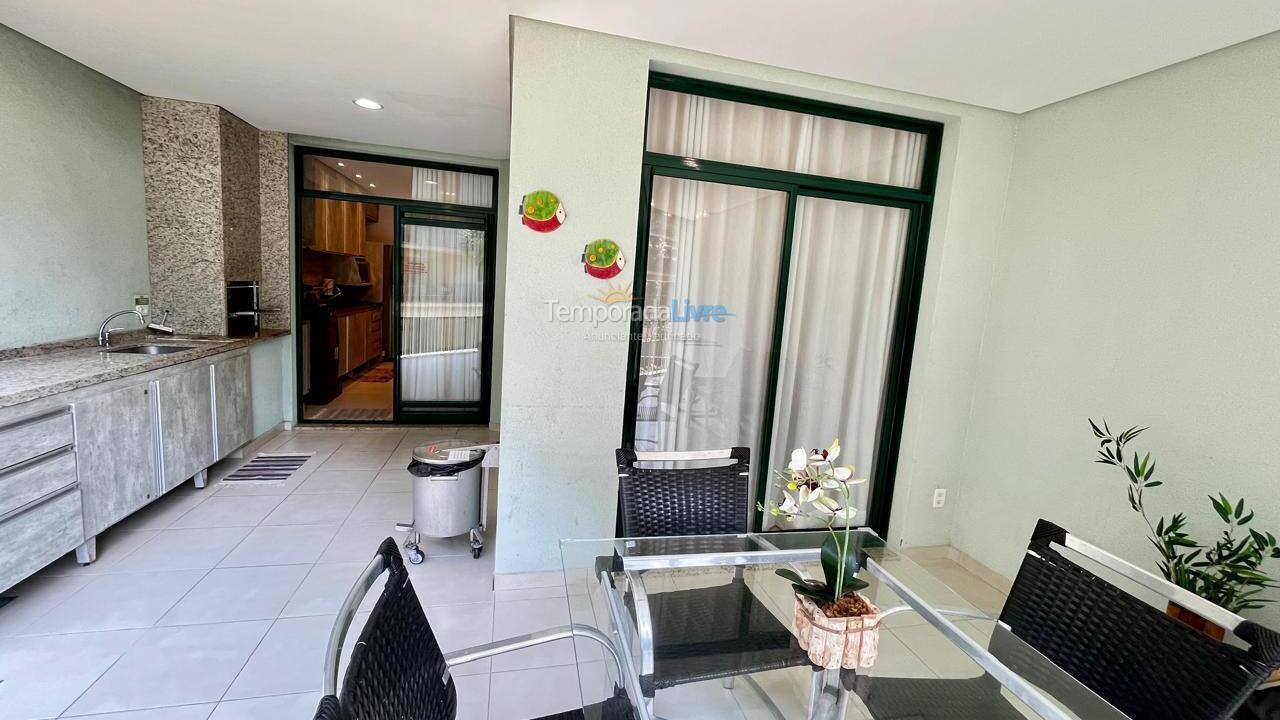 Casa para aluguel de temporada em Ubatuba (Praia Grande)