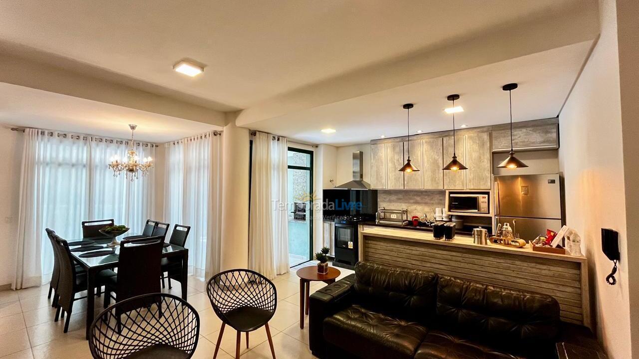 Casa para aluguel de temporada em Ubatuba (Praia Grande)