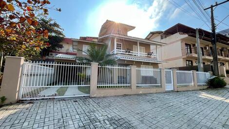 CASA CON PISCINA EN COSTÃO DE BOMBAS