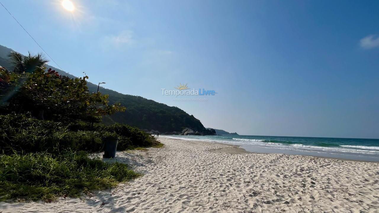 Casa para alquiler de vacaciones em Bombinhas (Praia de Bombas)