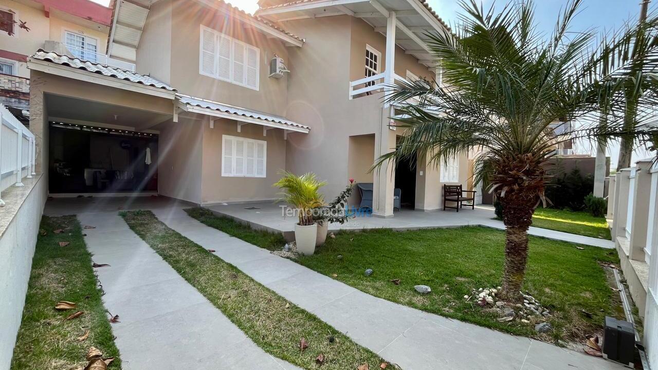 Casa para alquiler de vacaciones em Bombinhas (Praia de Bombas)