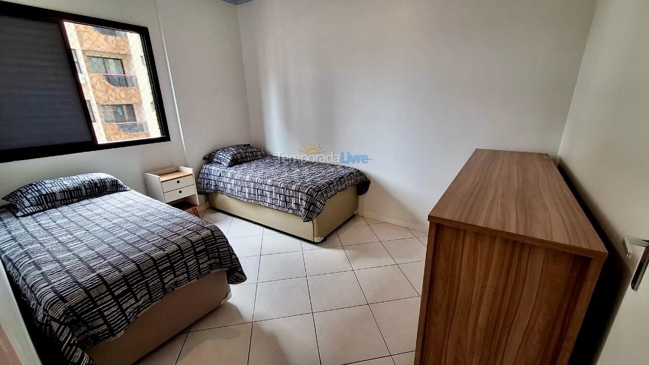 Apartamento para aluguel de temporada em Praia Grande (Canto do Forte)