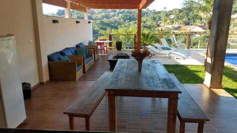 Casa aconchegante em condomínio