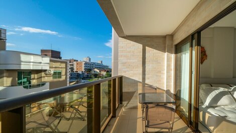 Apartamento com duas suítes no centro de Bombinhas