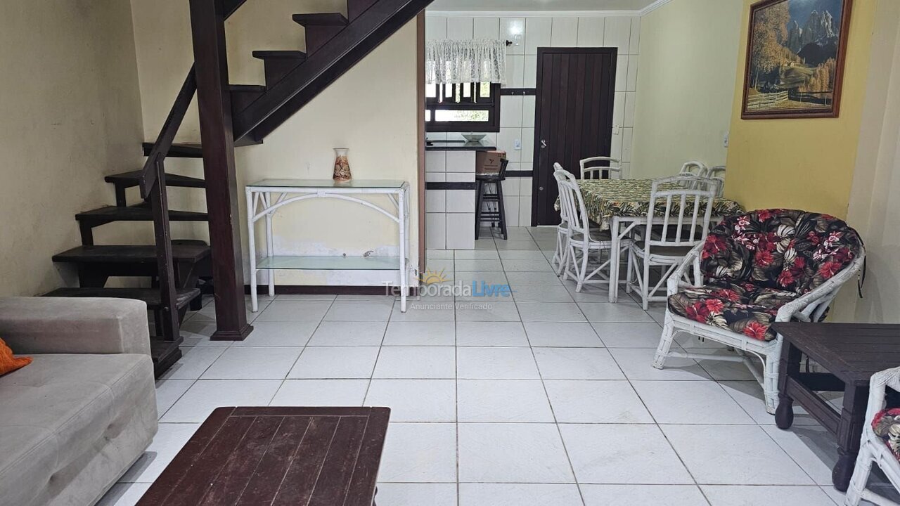 Casa para alquiler de vacaciones em Bombinhas (Praia de Bombas)