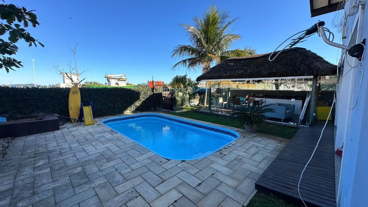 Casa para aluguel de temporada em Bombinhas (Praia de Zimbros)