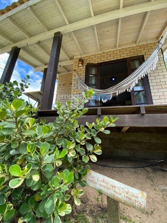 Casa para aluguel de temporada em Imbituba (Praia do Rosa)
