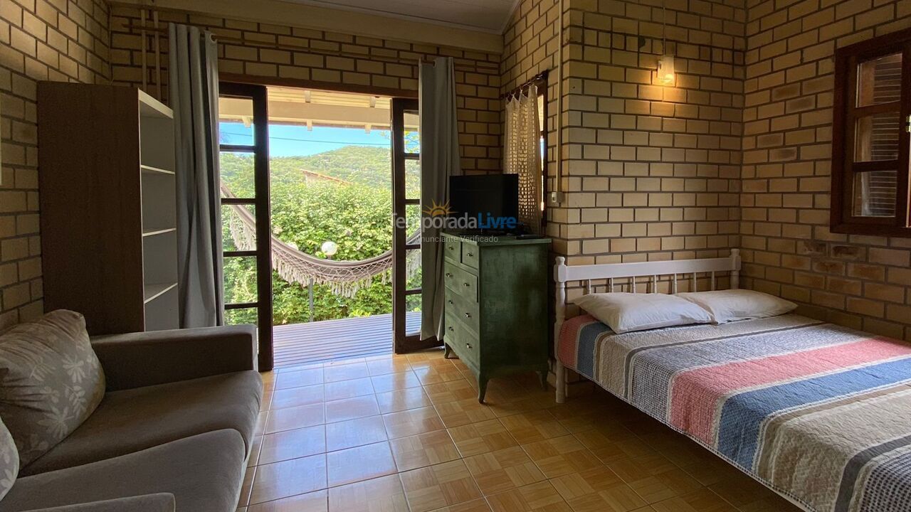 Casa para aluguel de temporada em Imbituba (Praia do Rosa)
