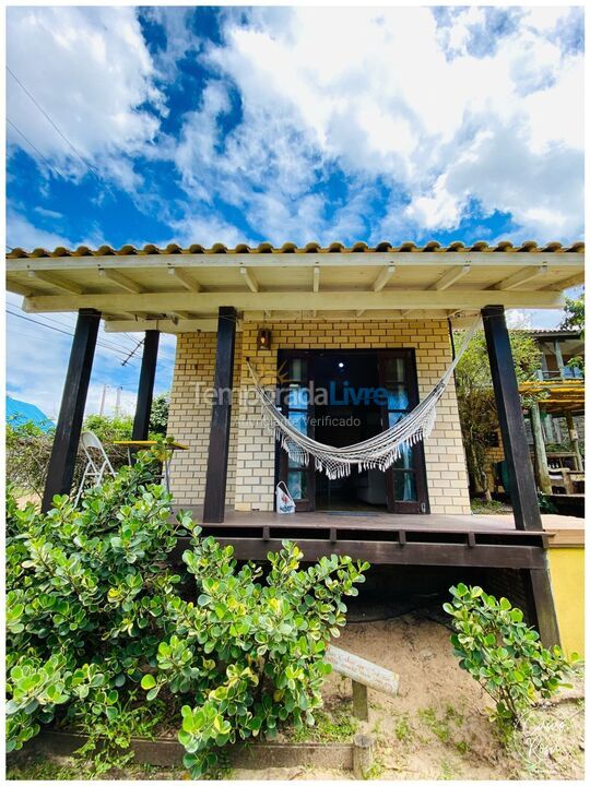 Casa para aluguel de temporada em Imbituba (Praia do Rosa)