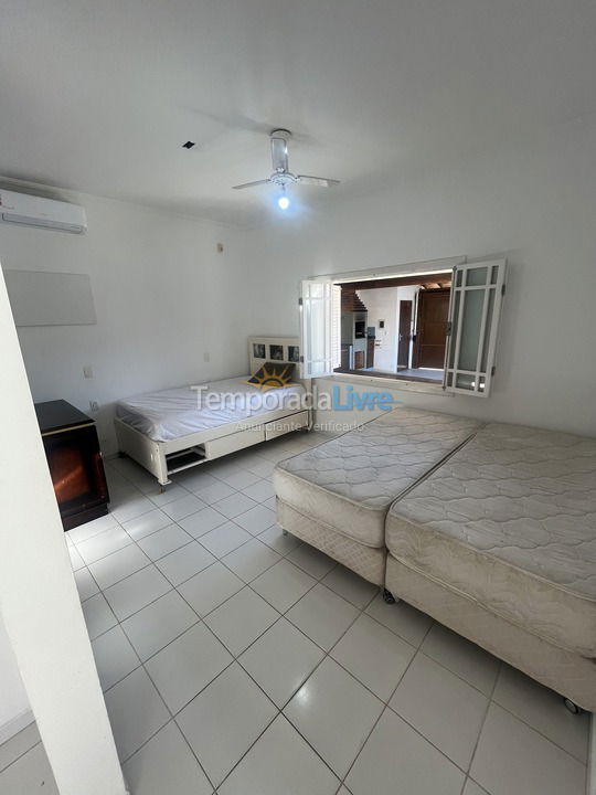 Casa para alquiler de vacaciones em Ubatuba (Praia Grande)