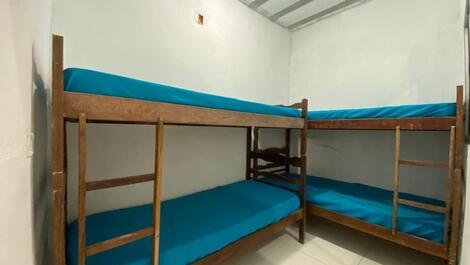 Alugo para casal ou quarto compartilhado em Guarapari ES