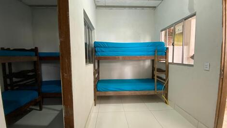 Alugo para casal ou quarto compartilhado em Guarapari ES