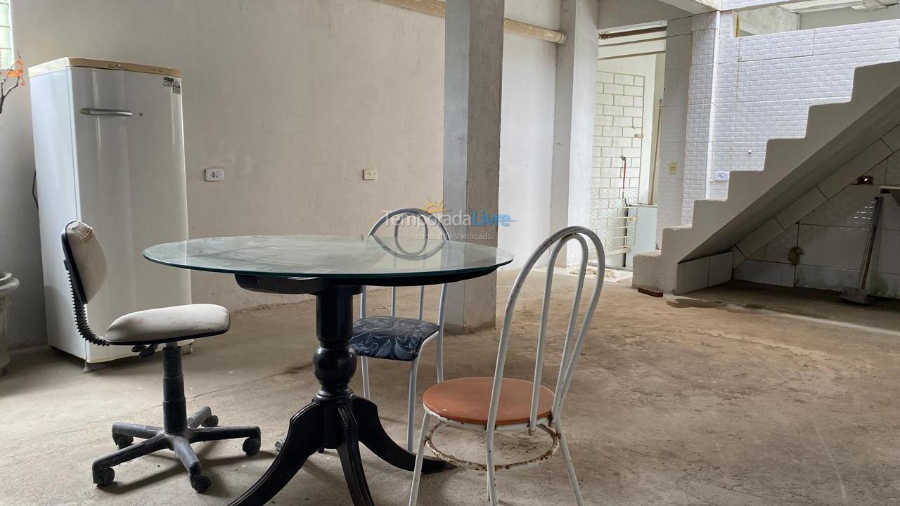 Apartamento para aluguel de temporada em Guarapari (Av Ipanema 50 Praia do Morro)