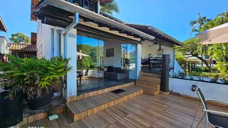 Sea front condo salga