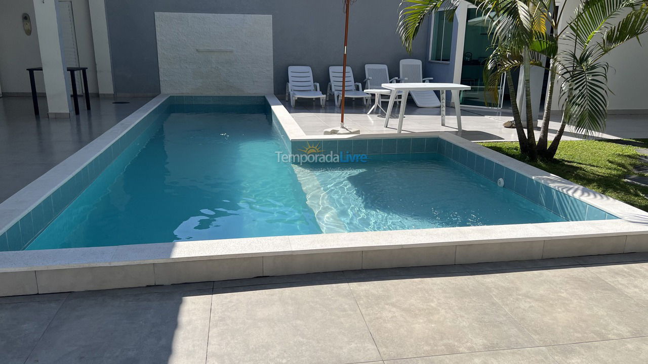 Casa para aluguel de temporada em Matinhos (Caiobá)