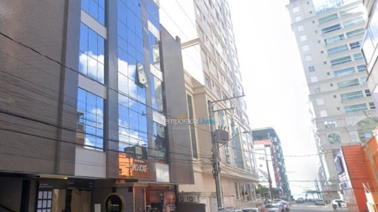Apartamento para aluguel de temporada em Itapema (Meia Praia)