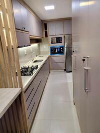 Apartamento vista mar em Meia Praia com 3 dormitórios