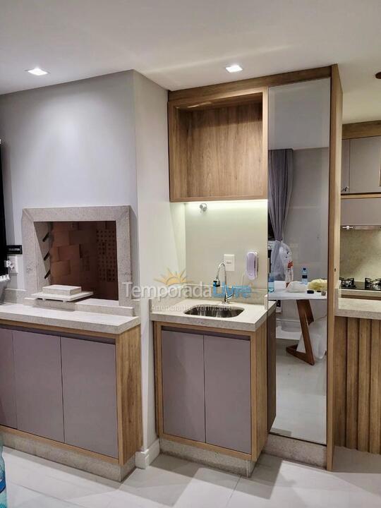 Apartamento para aluguel de temporada em Itapema (Meia Praia)