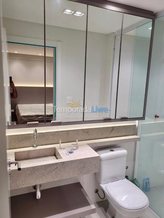 Apartamento para aluguel de temporada em Itapema (Meia Praia)