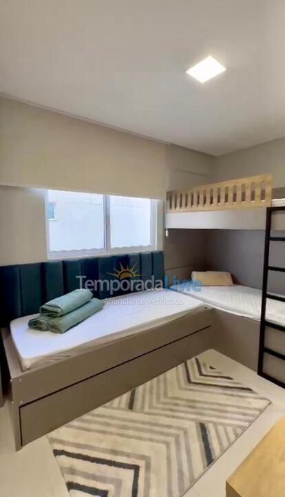Apartamento para aluguel de temporada em Itapema (Meia Praia)