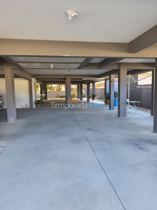 Apartamento para aluguel de temporada em São Francisco do Sul (Ubatuba)