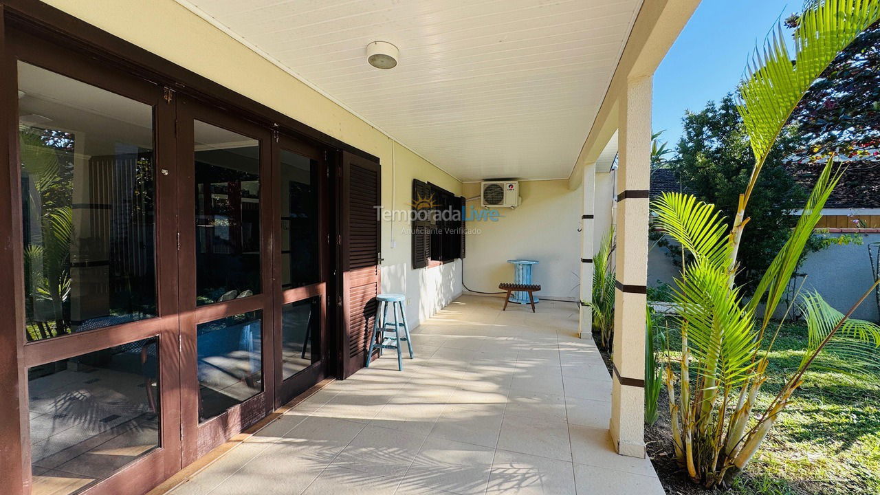 Casa para alquiler de vacaciones em Guaratuba (Balneário Prainha)