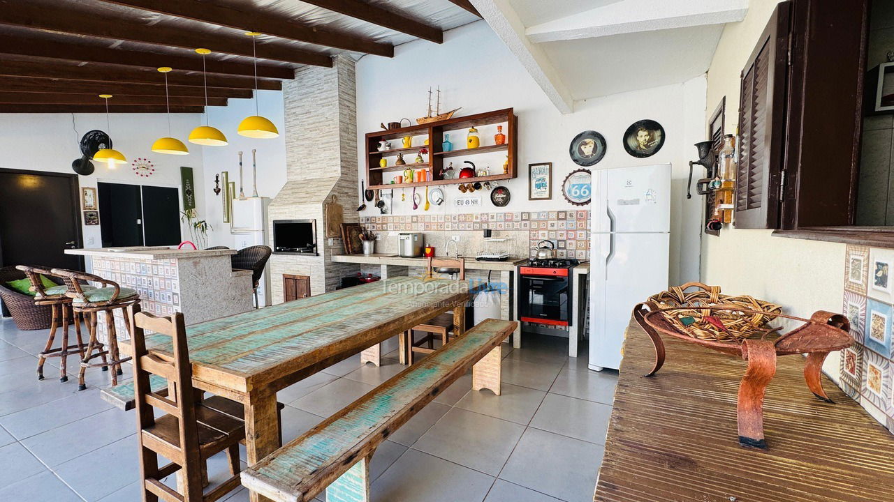 Casa para alquiler de vacaciones em Guaratuba (Balneário Prainha)