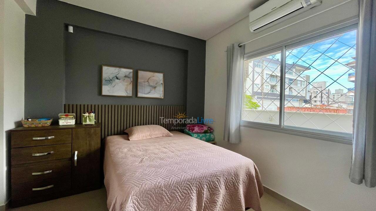 Apartamento para aluguel de temporada em Bombinhas (Canto Grande)