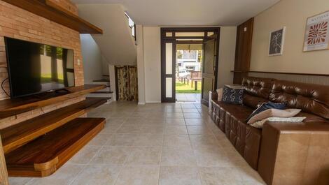 Hermosa casa con piscina en MARISCAL