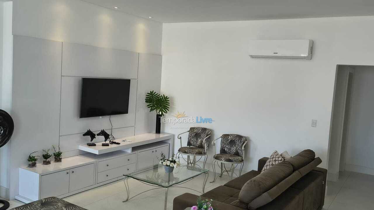 Apartment for vacation rental in Itapema (Meia Praia)