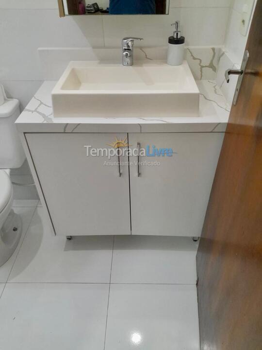Apartamento para aluguel de temporada em Itapema (Meia Praia)