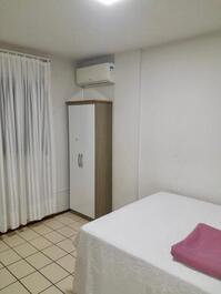 Apartamento em Meia Praia à 200 metros do mar