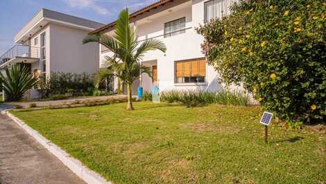 CASA PARA 10 PESSOAS COM PISCINA