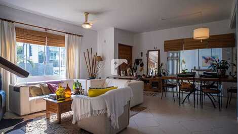 CASA PARA 10 PESSOAS COM PISCINA